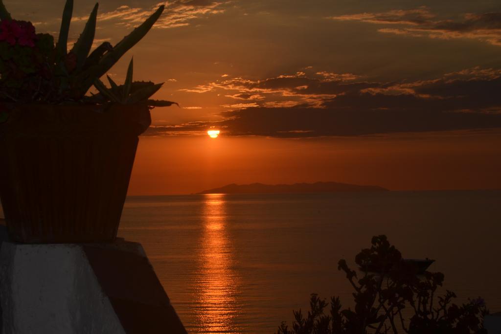 Hotel Scoglio Bianco Портоферрайо Экстерьер фото